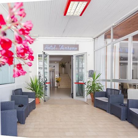 Hotel Sanremo リミニ エクステリア 写真