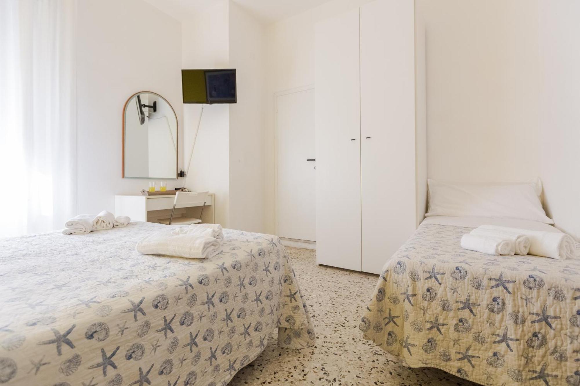 Hotel Sanremo リミニ 部屋 写真