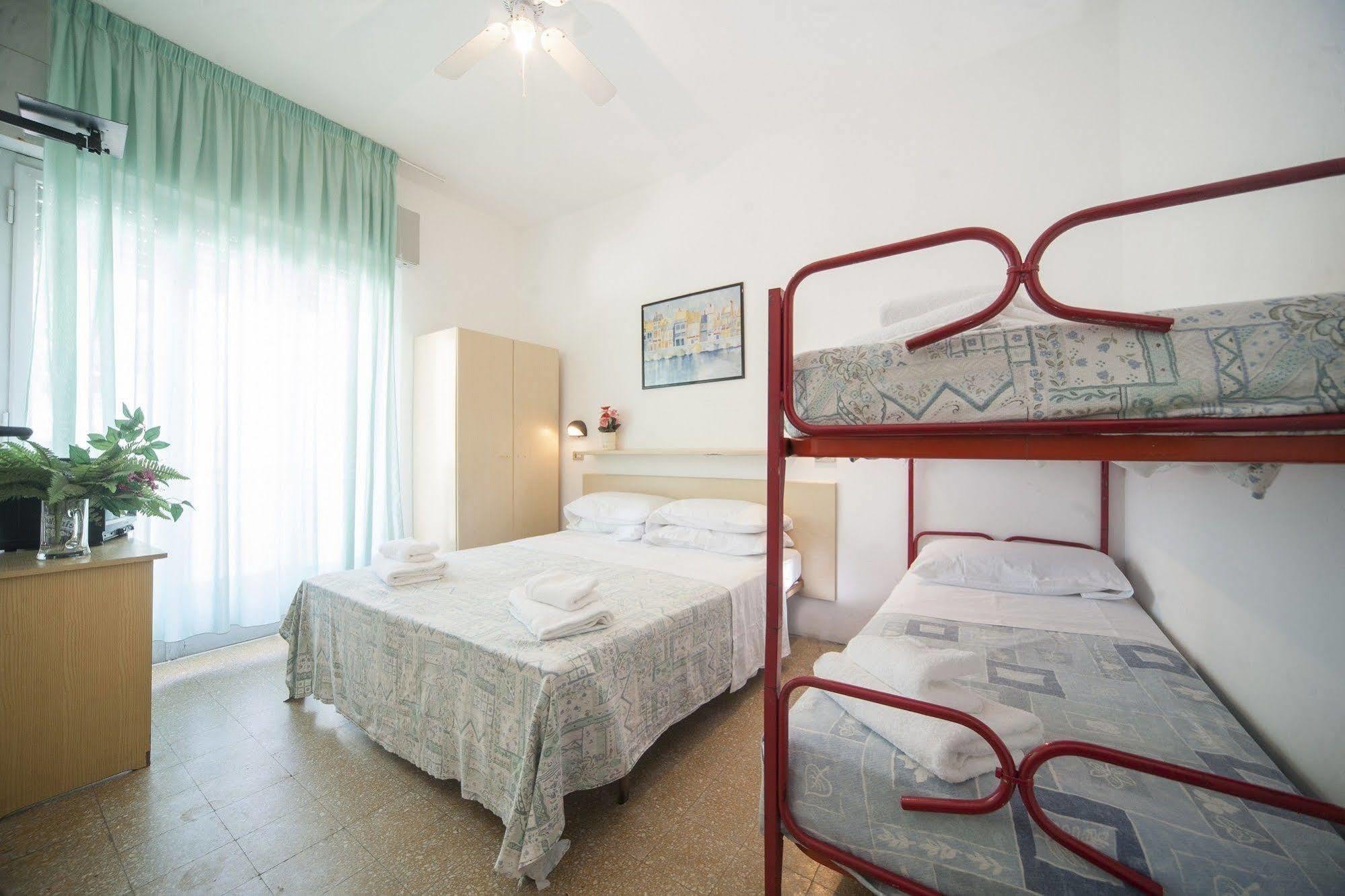 Hotel Sanremo リミニ エクステリア 写真