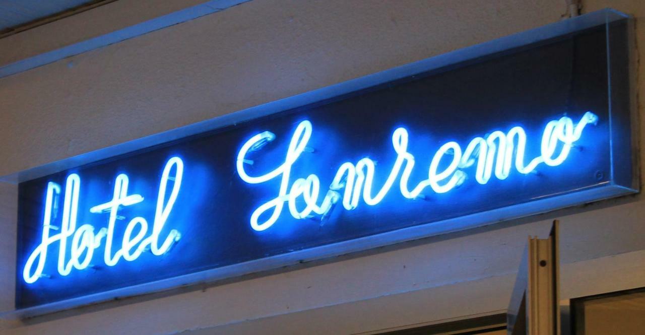 Hotel Sanremo リミニ エクステリア 写真